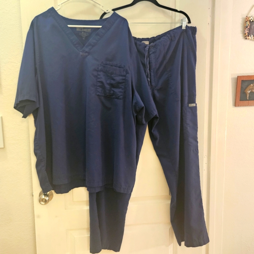 Grey's anatomy by Barco Scrubs set Shirt 3XL and bottoms XL (Flaw in Descrip)